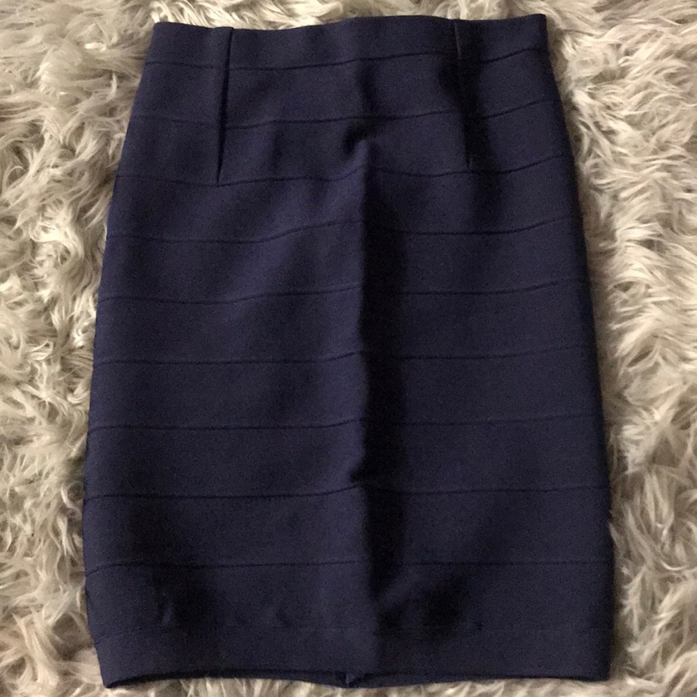 Neiman Marcus navy body con skirt